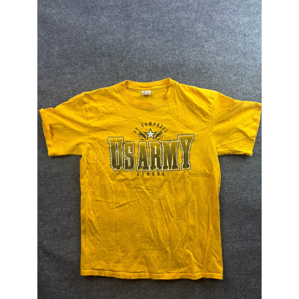 Vintage US Army Strong T-Shirt Mens Large Yellow Ft. Campbell Graphic Tee